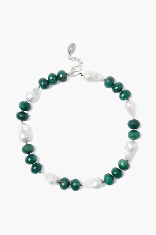 Women's Tabitha Necklace With Pearls In Green/white