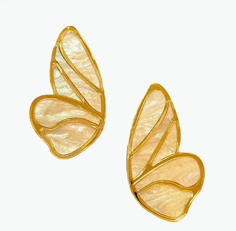 Pearl Butterfly Wing Earrings In Pearl/gold